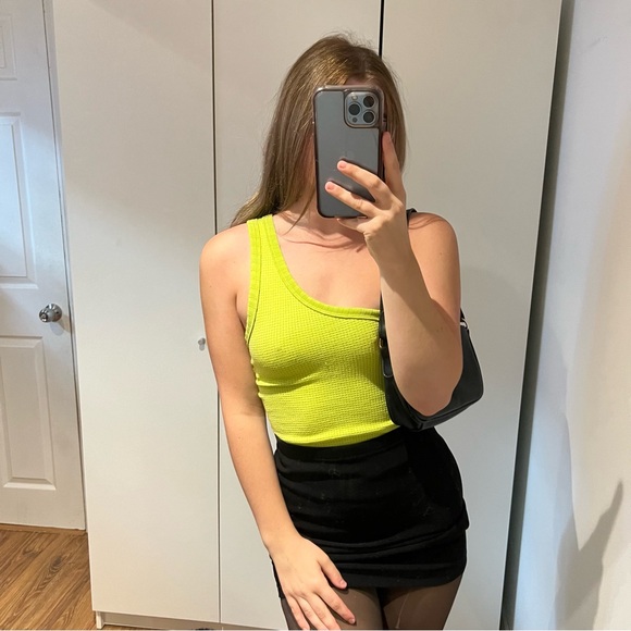 Neon green one shoulder bodysuit - Picture 5 of 5